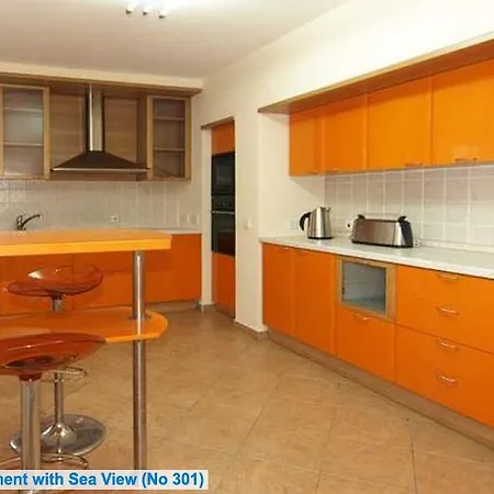 Les Sirenes Apartment