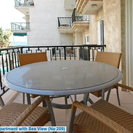 Les Sirenes Apartment